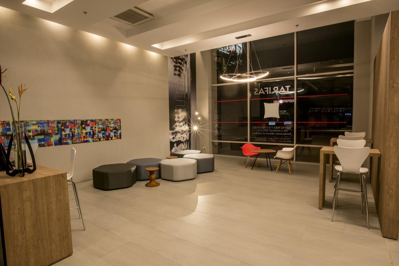 Hotel Ibis Cali Granada Buitenkant foto